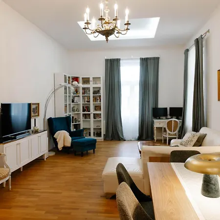 דירה Center View