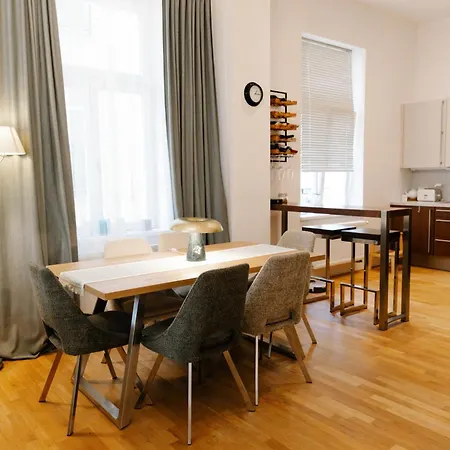 Center View 公寓