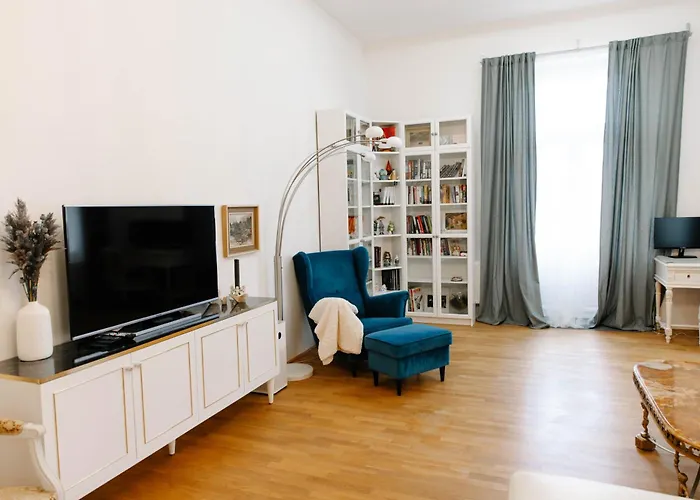 Center View Apartment *